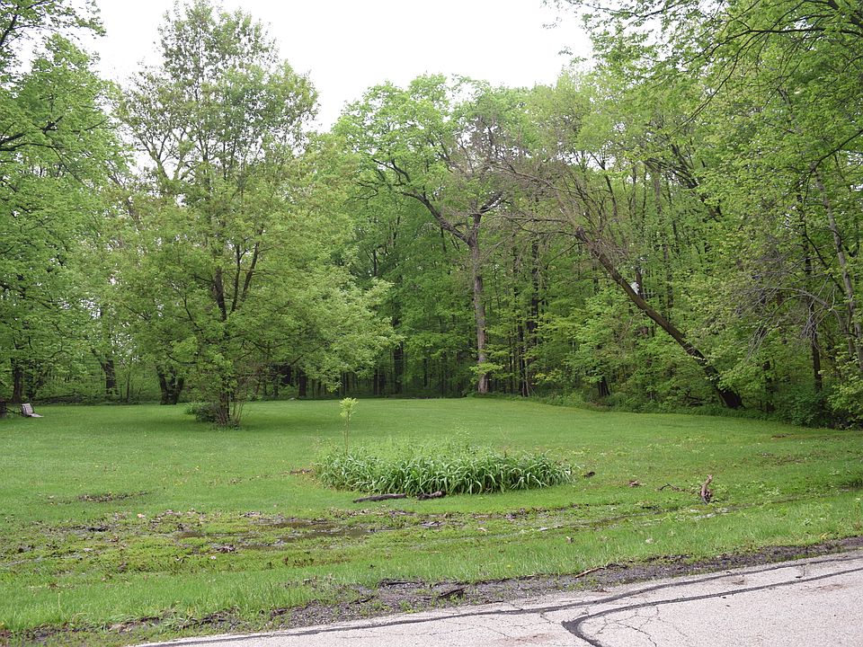 1st image of 135 Lawrence Ave