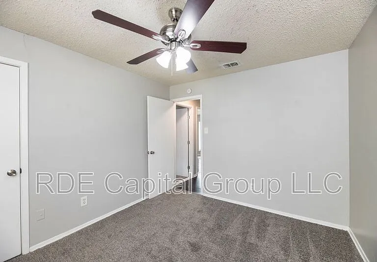 8013 Emerald Hills Way — Photo 21
