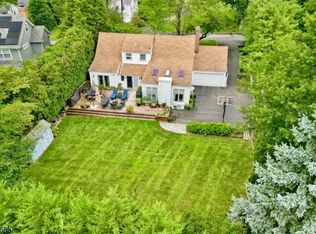 24 Farley Rd, Short Hills, NJ 07078