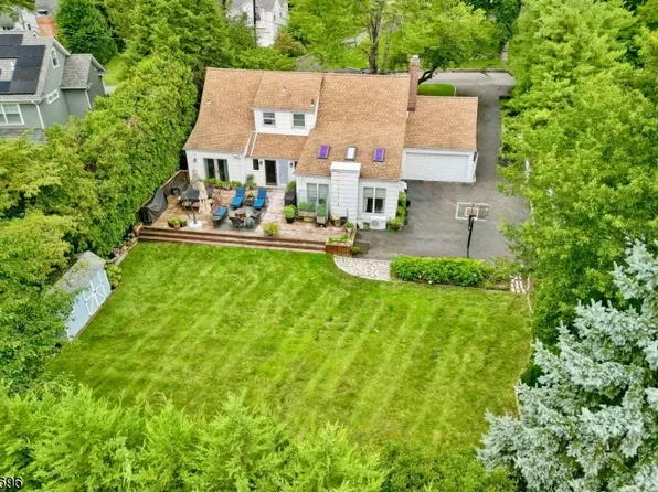 24 FARLEY ROAD, Millburn Twp., NJ 07078