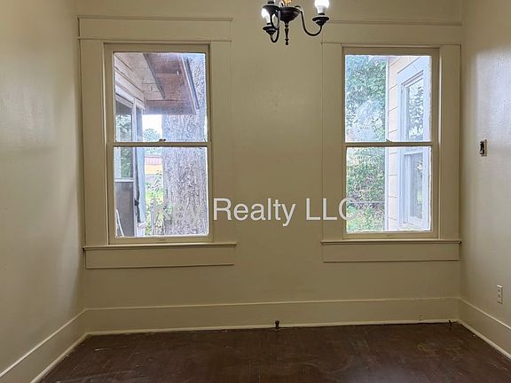2nd image of 609 18th St