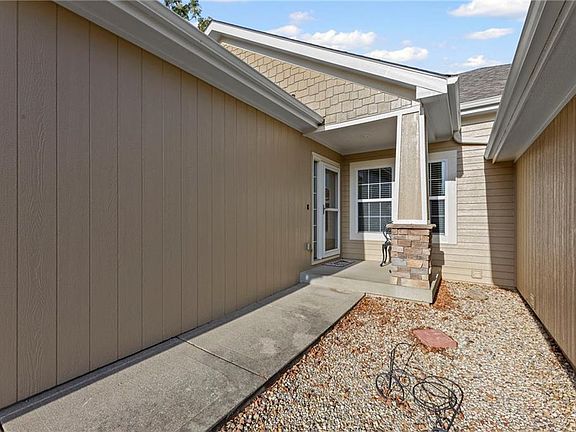 5th image of 14816 Ashmont Ln