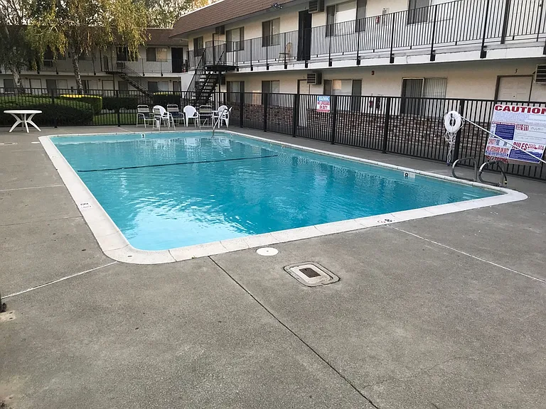 Fairfield Heights Apartments — Photo 6