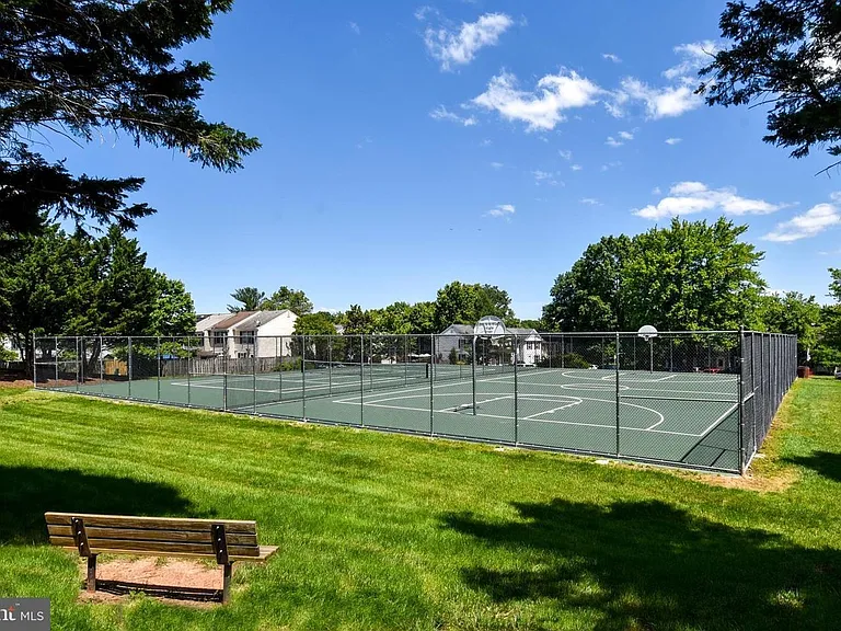 27 Marian Ct — Photo 35