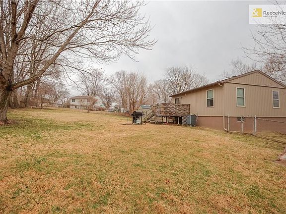 Over-sized Corner Lot - Fenced!