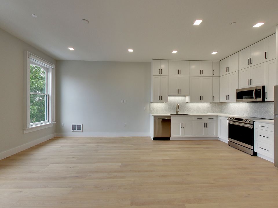 1st image of 635 Fulton St #6