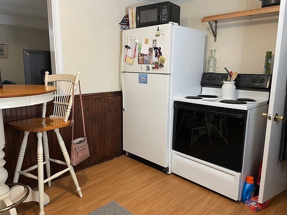 2nd image of 112 Ash St #B-1