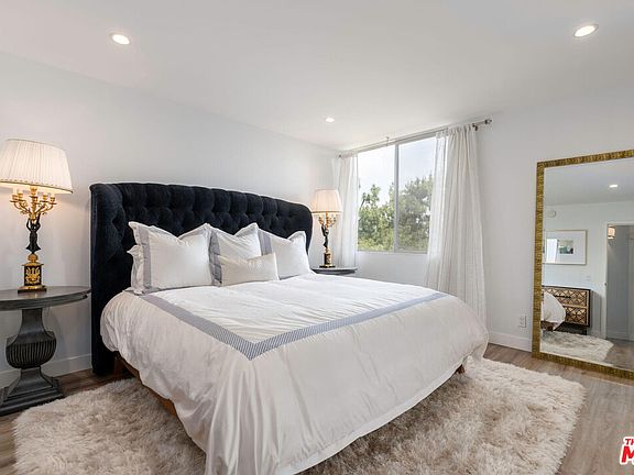 4th image of 100 S Doheny Dr APT 518