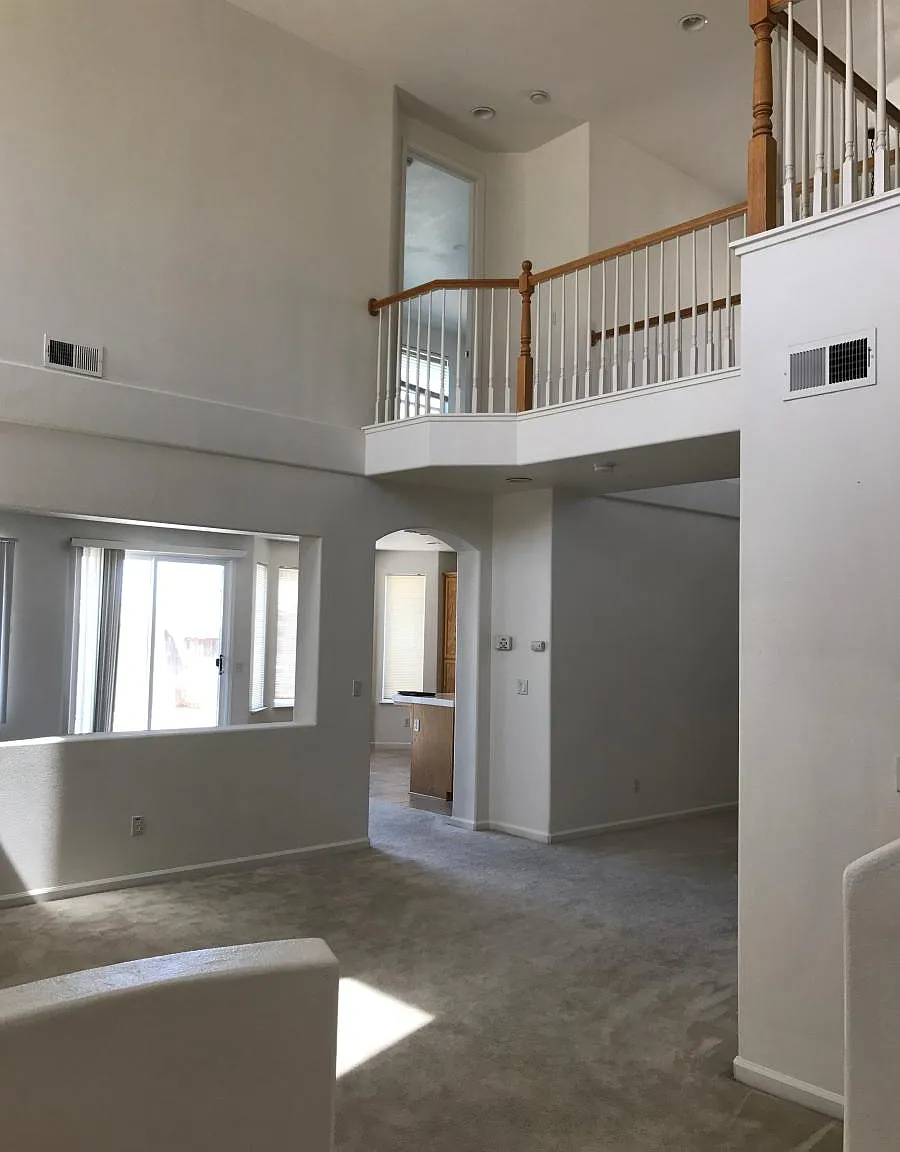4 bed, 2420 sqft, $2,950 — Photo 3