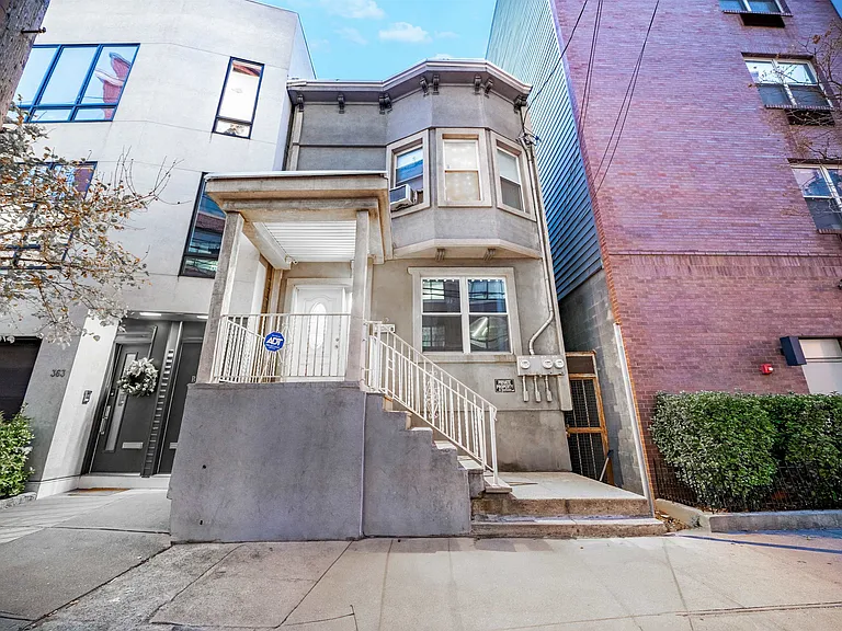 365 Claremont Ave — Photo 7