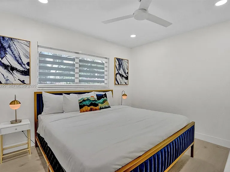1141 N Northlake Dr — Photo 33