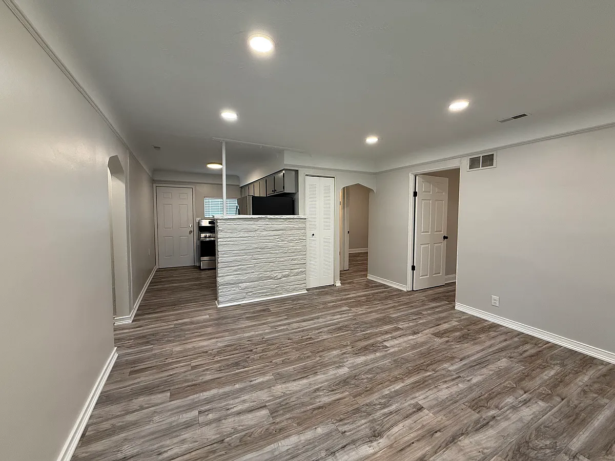 Building Photo - 18844 Marquette St #2
