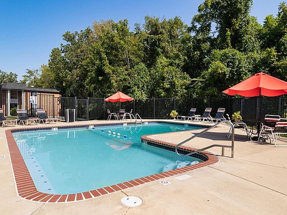 3rd image of 2785 Blackforest Dr APT A