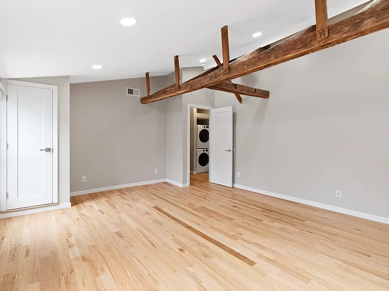 601 Chapel St #B — Photo 15