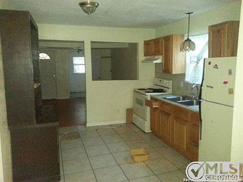 3rd image of 343 Inez Ave