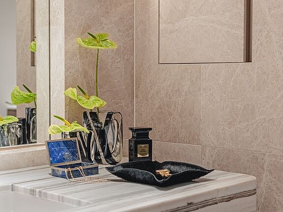 5th image of 9200 Wilshire Blvd #206W