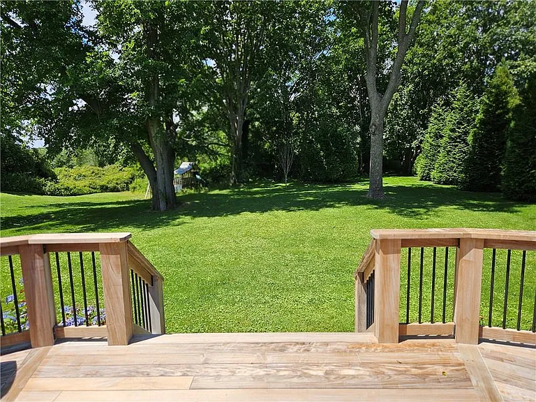 209 Coggeshall Ave — Photo 47