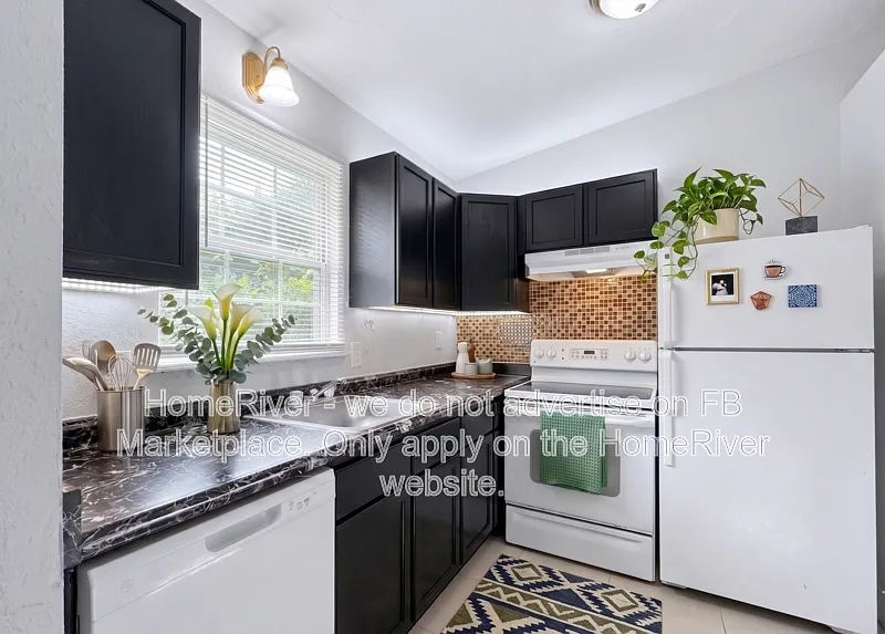 2 bed, 1.0 bath, 840 sqft, $850 — Photo 2