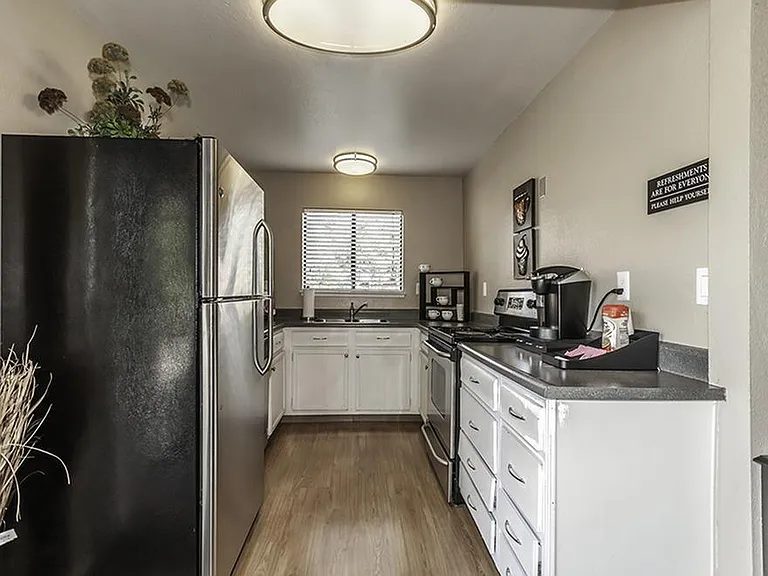 SPRING VILLAS APARTMENTS — Photo 5