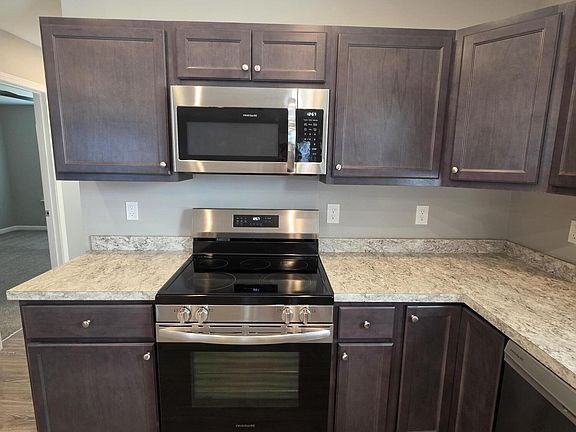 5th image of 209 Candy Apple Ln