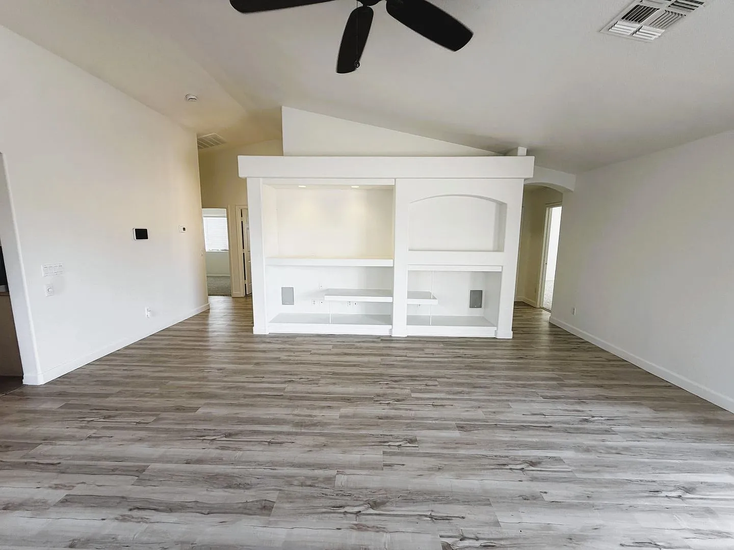 Refreshed 4 bed 2 bath with curb appeal and charm! — Photo 2