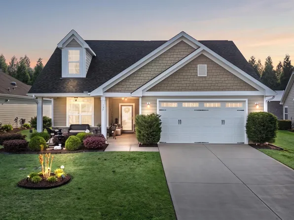 137 Balsam Ln, Clayton, NC 27527