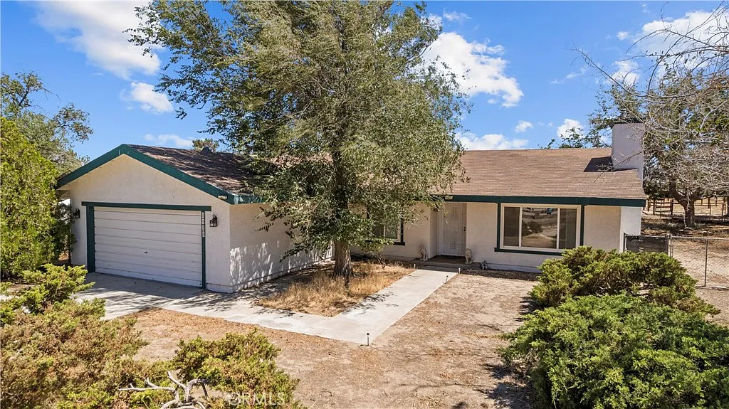 8558 W Avenue E8 photo 1