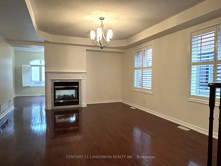 2238 Gladacres Ln — Photo 9