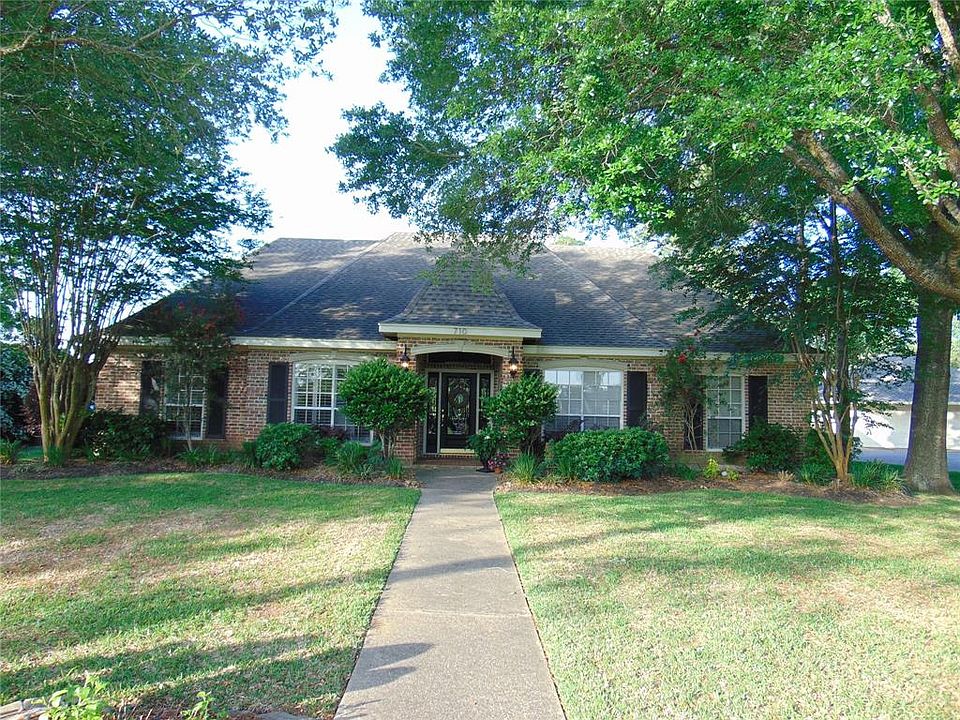 1st image of 710 Greenbriar Dr