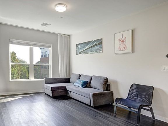 5th image of 999 Hancock St Unit 412