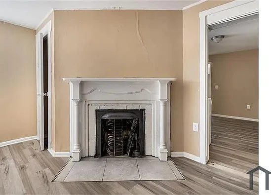 418 E Amelia Ave — Photo 4