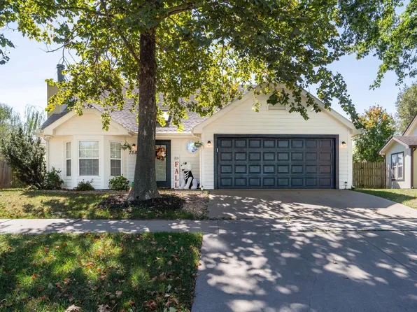 758 Lake St, Lawrence, KS 66044