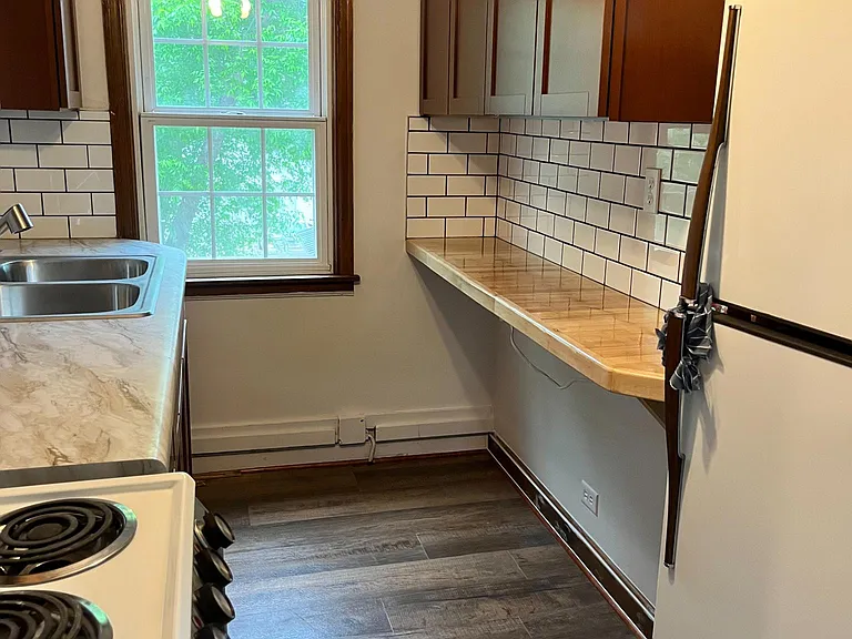 109 E Chestnut St #3 — Photo 4