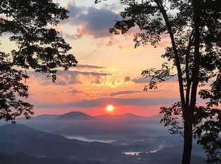 1624 Apple Creek Rd, Waynesville, NC 28786
