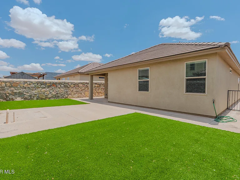 12485 Knightsbridge Dr — Photo 42