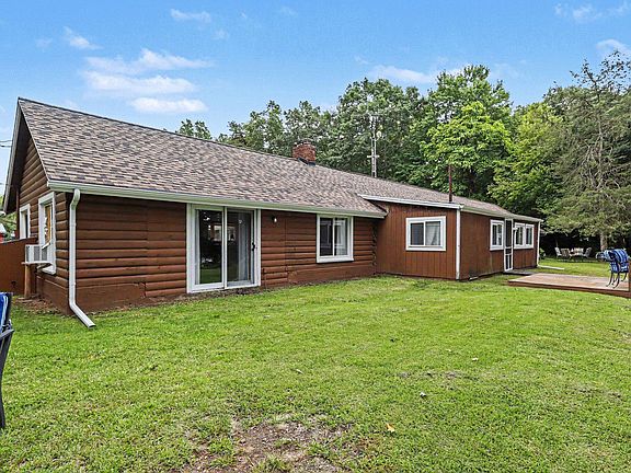 4th image of 732 Community Dr