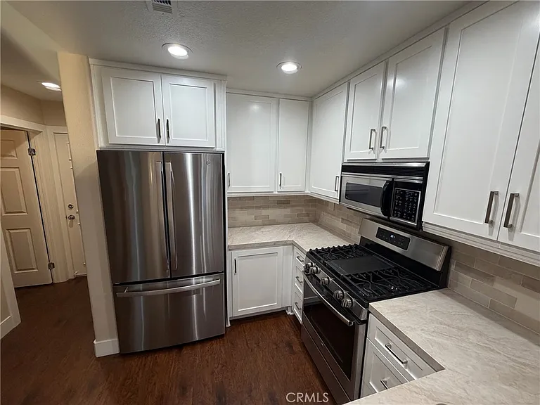 27 Tradewinds — Photo 8