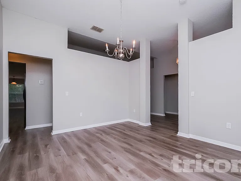 8 Matricaria Ct — Photo 4