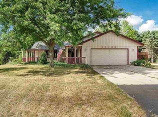 11128 Cedarbrook Rd, Roscoe, IL 61073