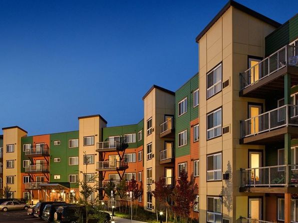 8238 NE Broadway St #208