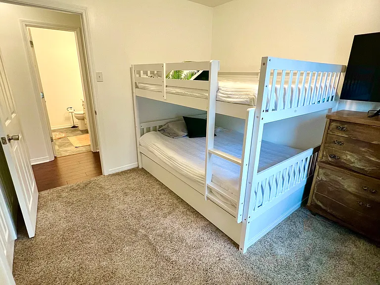 229 Howard Cir — Photo 26