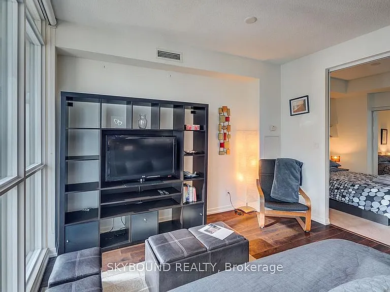 55 Bremner Blvd #2709 — Photo 27