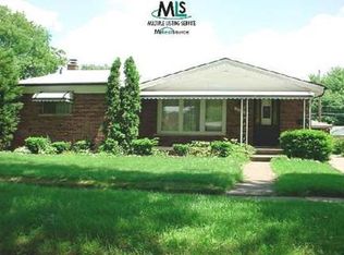 21122 Lefever, Warren, MI 48091