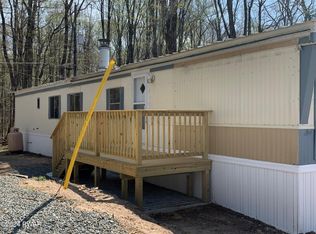 123 Middle Rd, Greentown, PA 18426