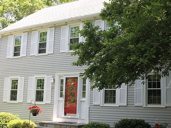 2nd image of 10 Kathleen Dr