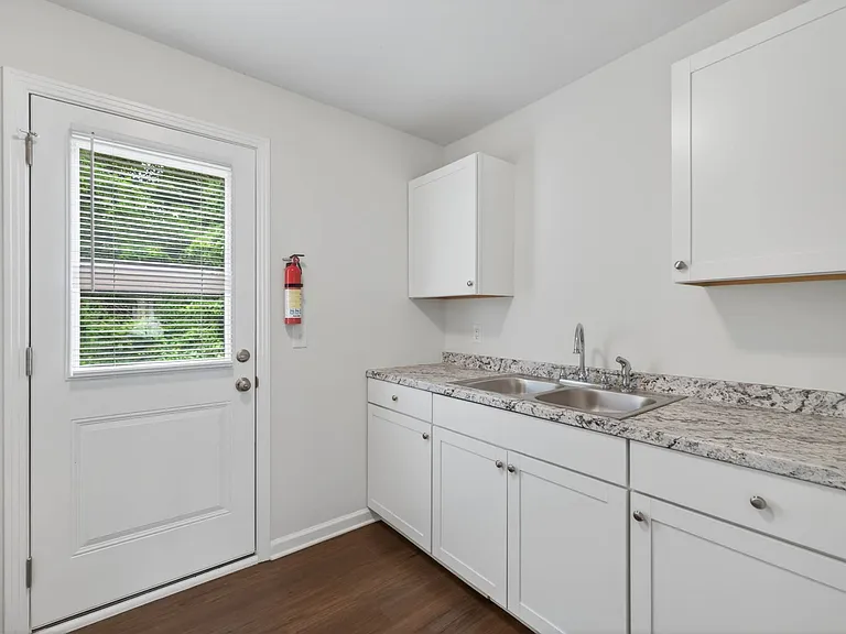 1316 Sunnyview Dr — Photo 11