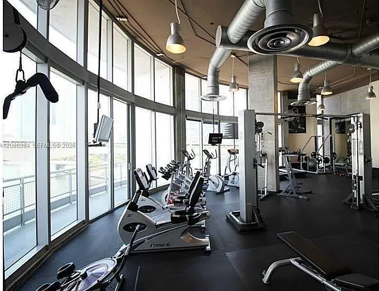 Neo Vertika Condo — Photo 4