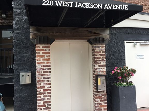 2nd image of 200 W Jackson Ave APT 505