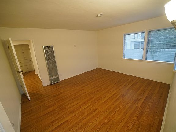 5th image of 7416 Willoughby Ave