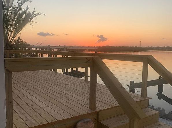 4601 Harbor Lights Dr